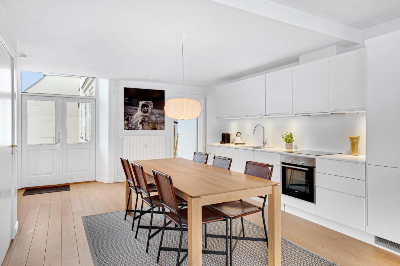 Sanders Monarch - Charming One-Bedroom Apartment With Two Balconies Köpenhamn Exteriör bild